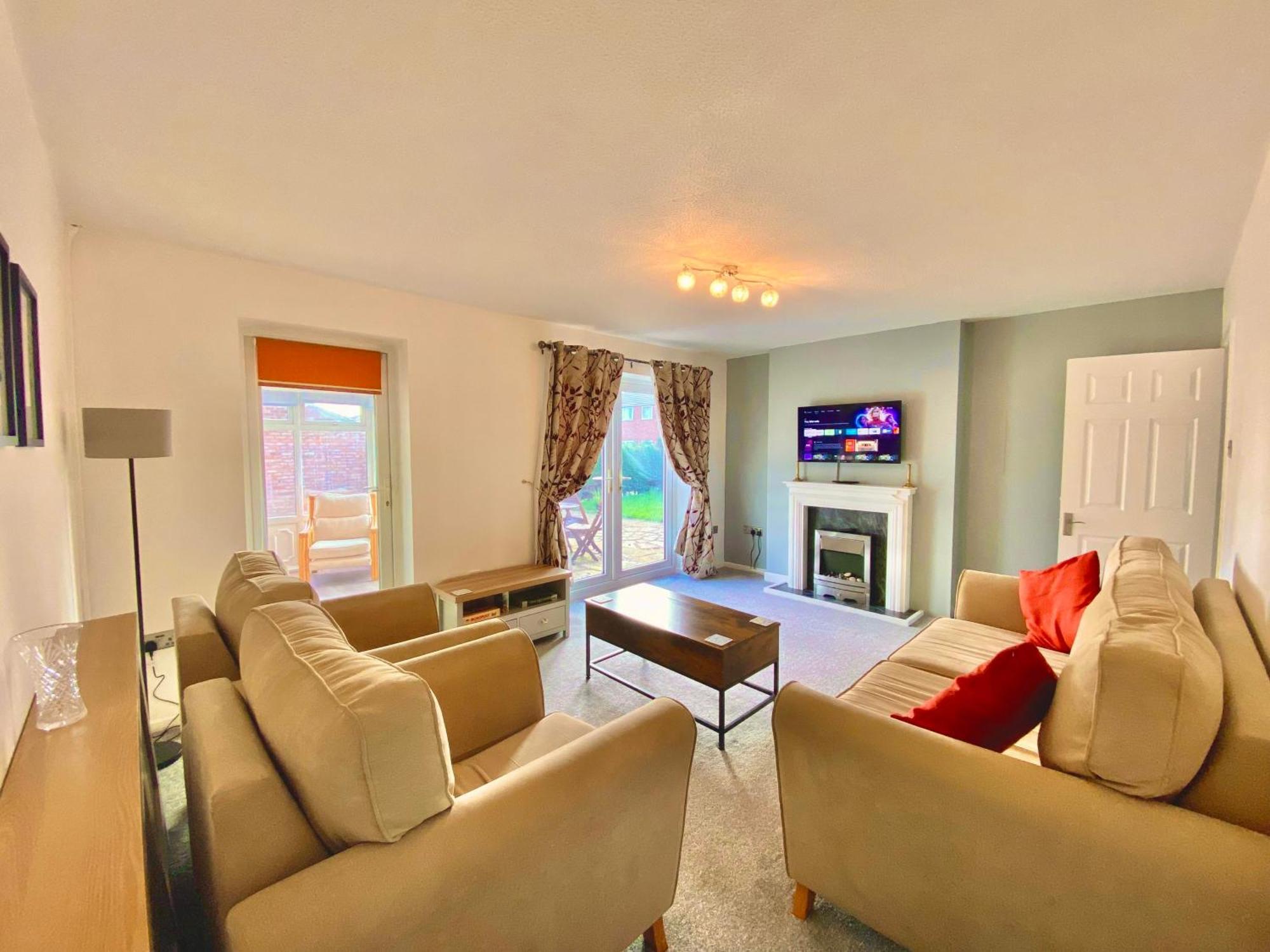 Spacious 3 Bed House, Sleeps 6, Free Parking - 14 Millers Close Leominster Exterior foto