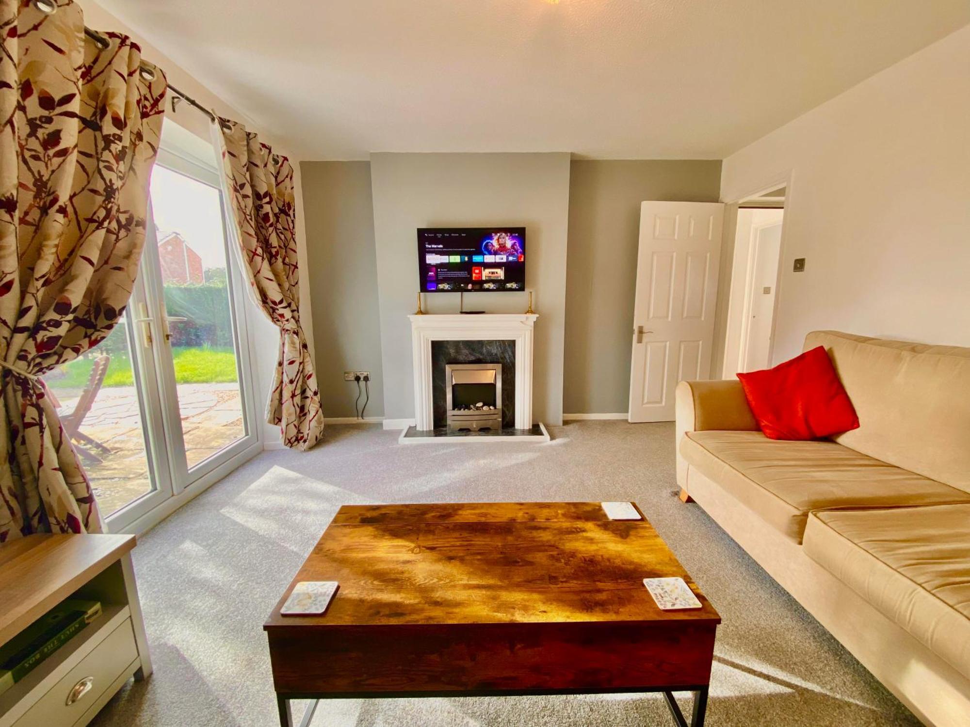 Spacious 3 Bed House, Sleeps 6, Free Parking - 14 Millers Close Leominster Exterior foto